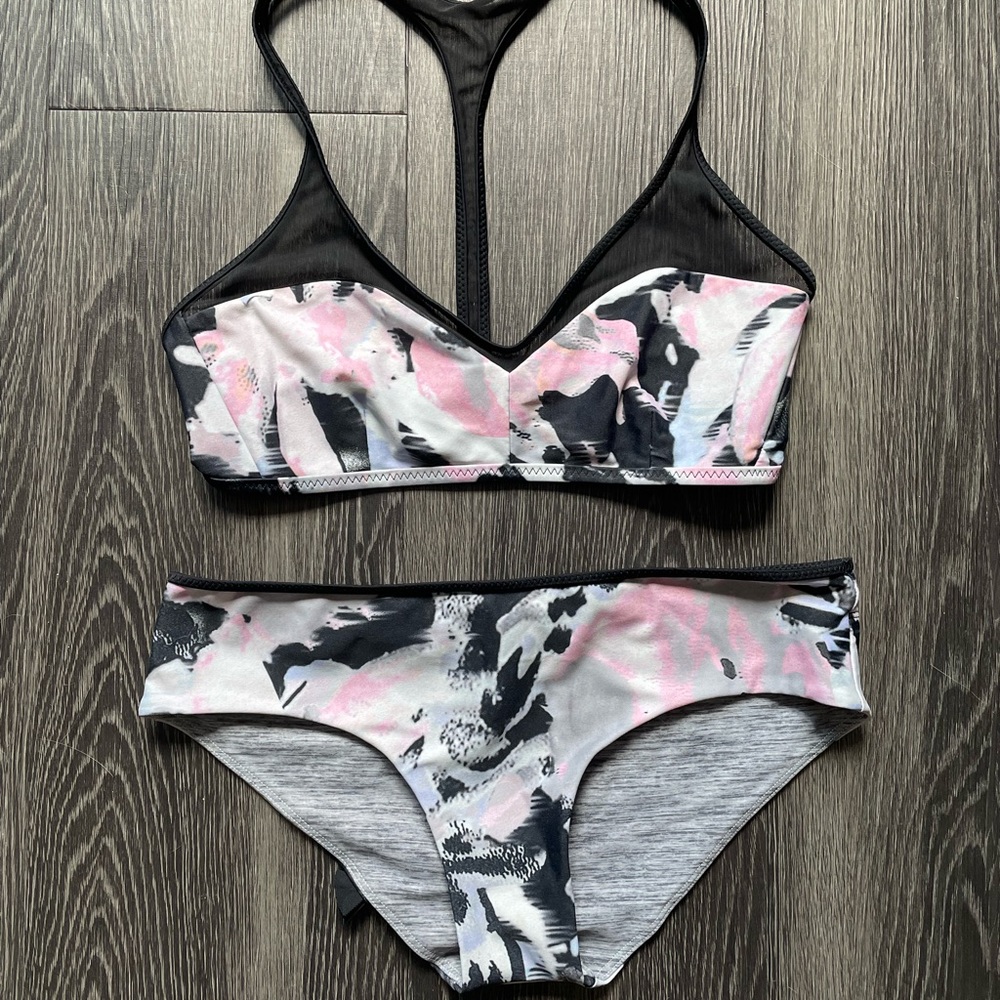 Rare Lululemon Surf to Sand Bikini Set